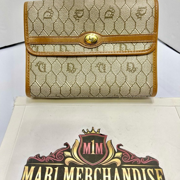 Christian Dior Pouch in Honeycomb design. - Picture 2 of 10